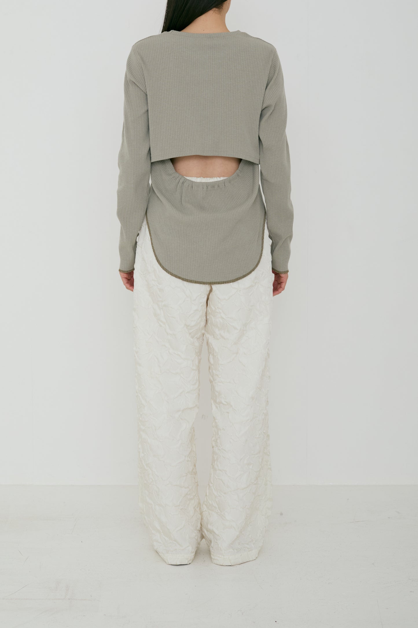 back round cut-sew