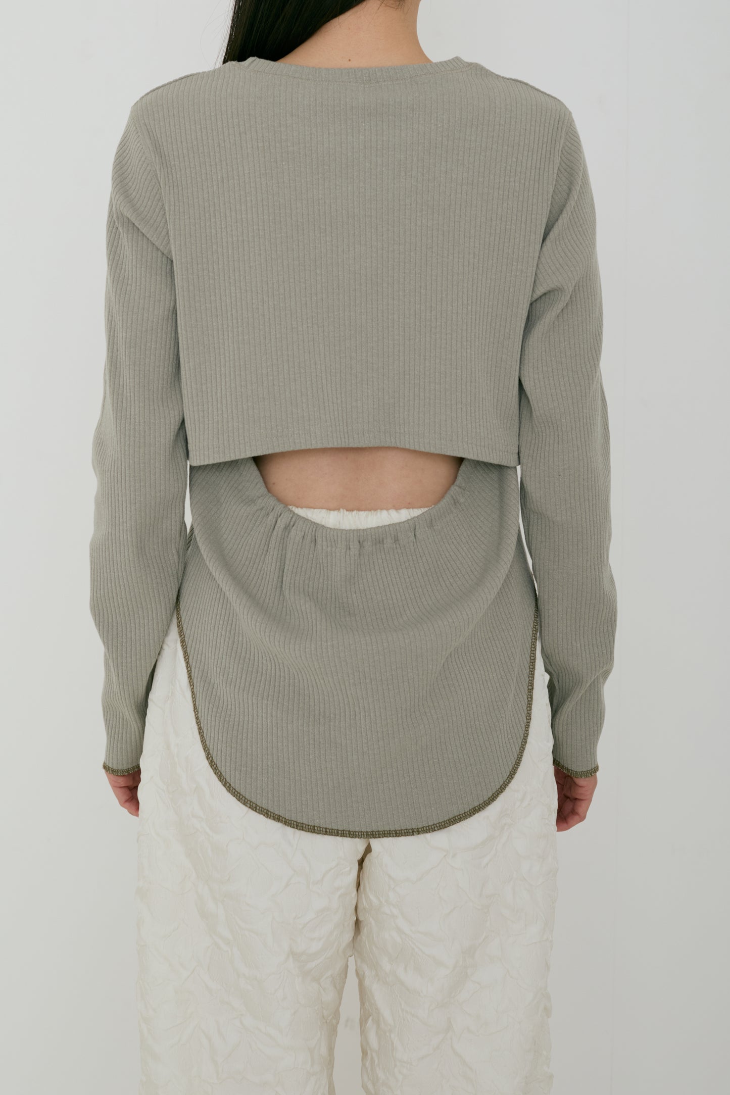 back round cut-sew