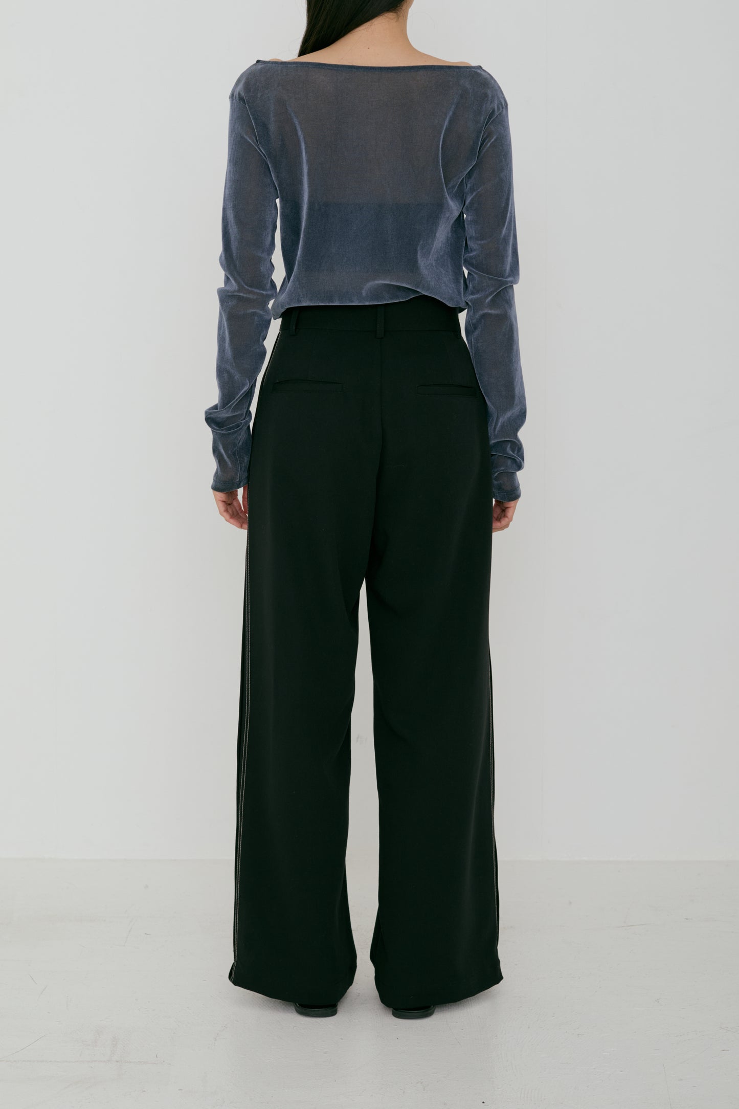 <RE STOCK> line tuck tracksuit