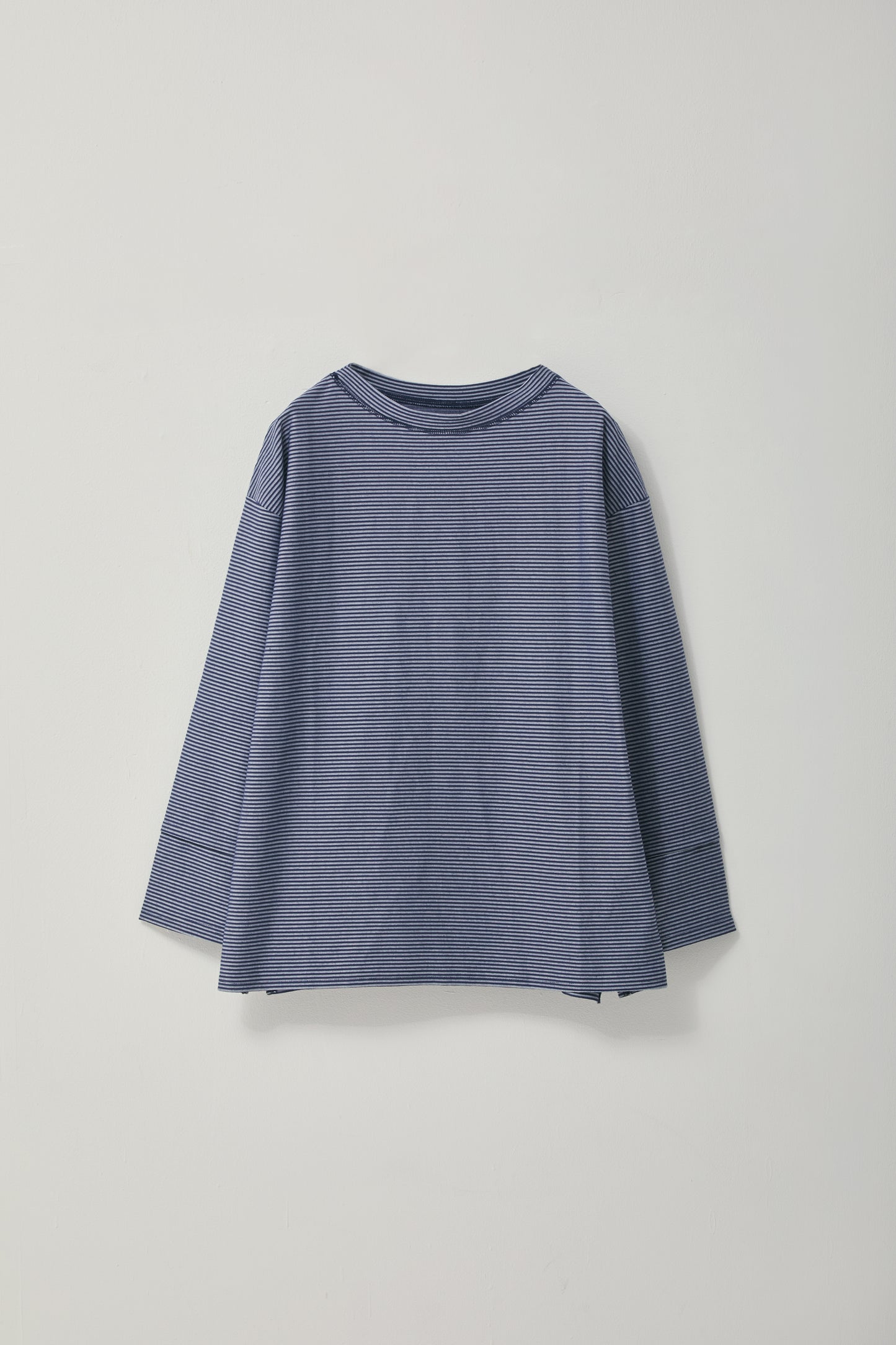 <Re stock> drop shoulder border tops