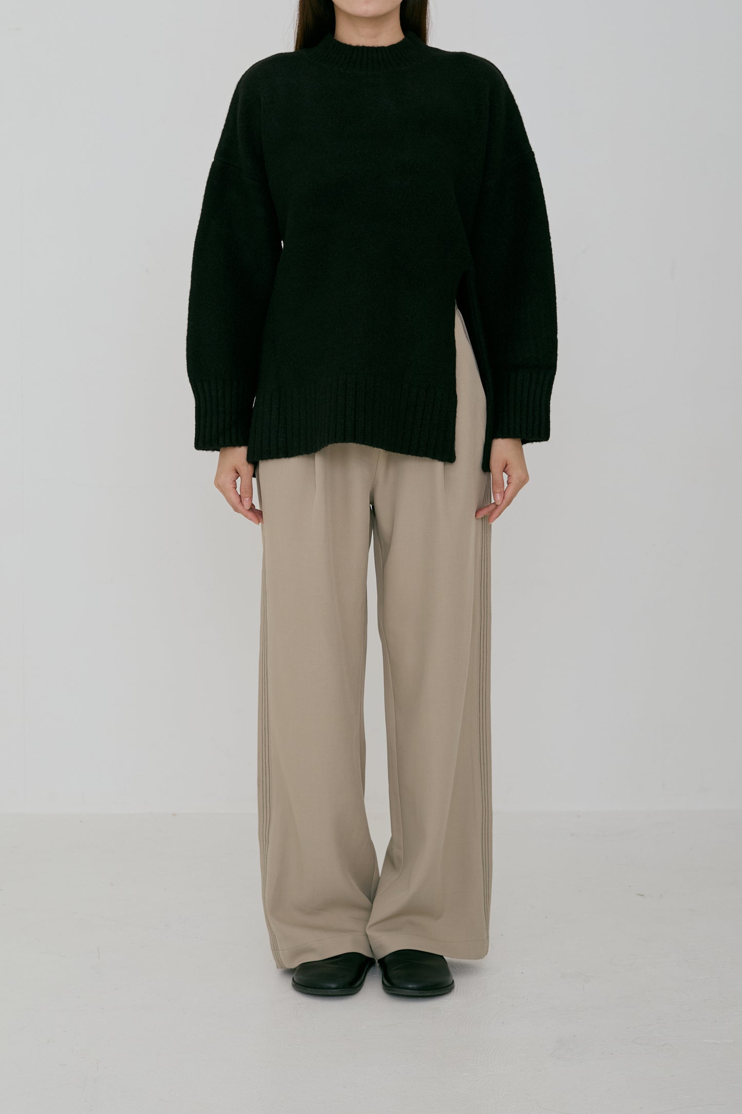 <RE STOCK> line tuck tracksuit