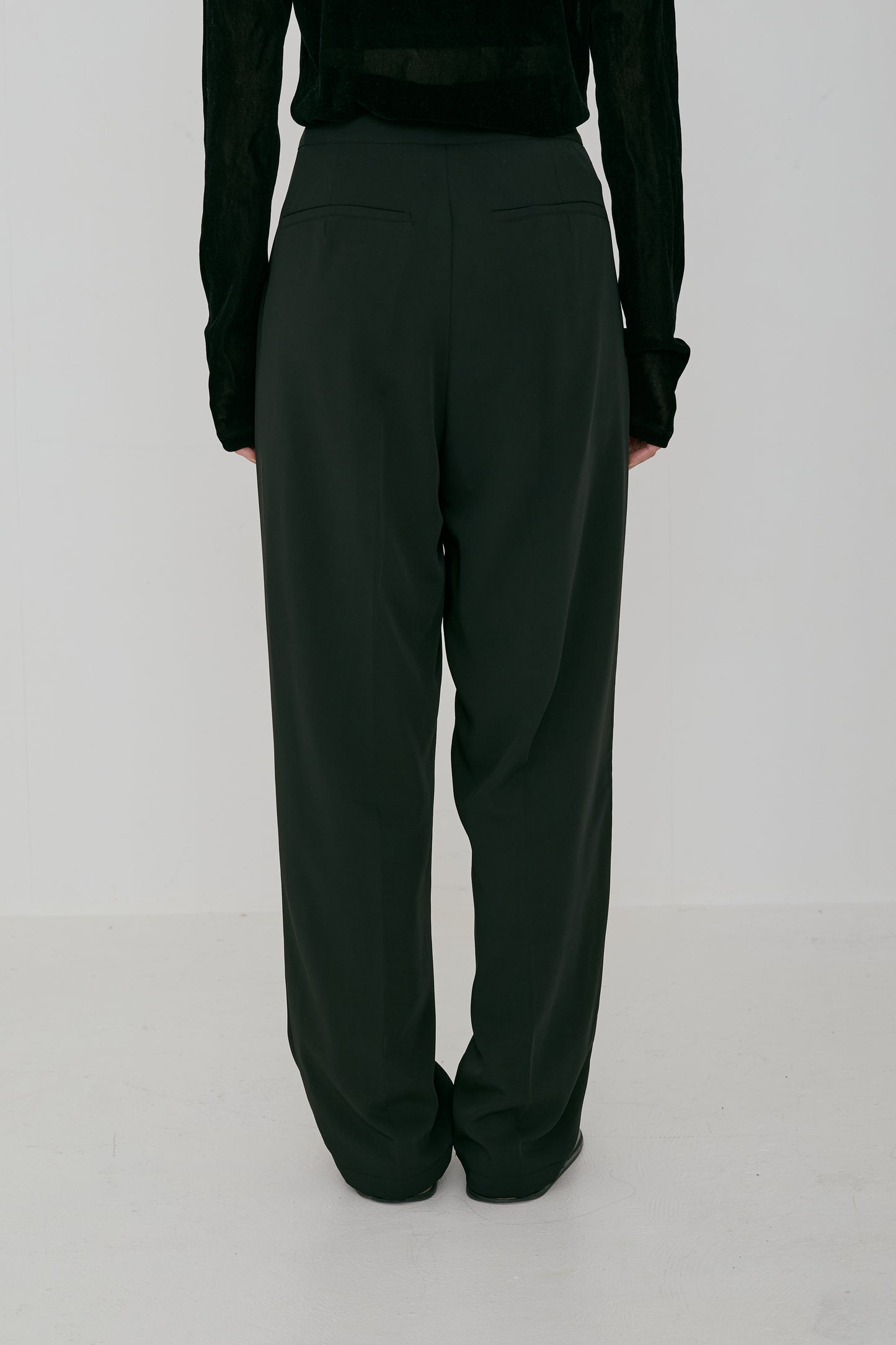 <re stock>基本款不对称裤</re>