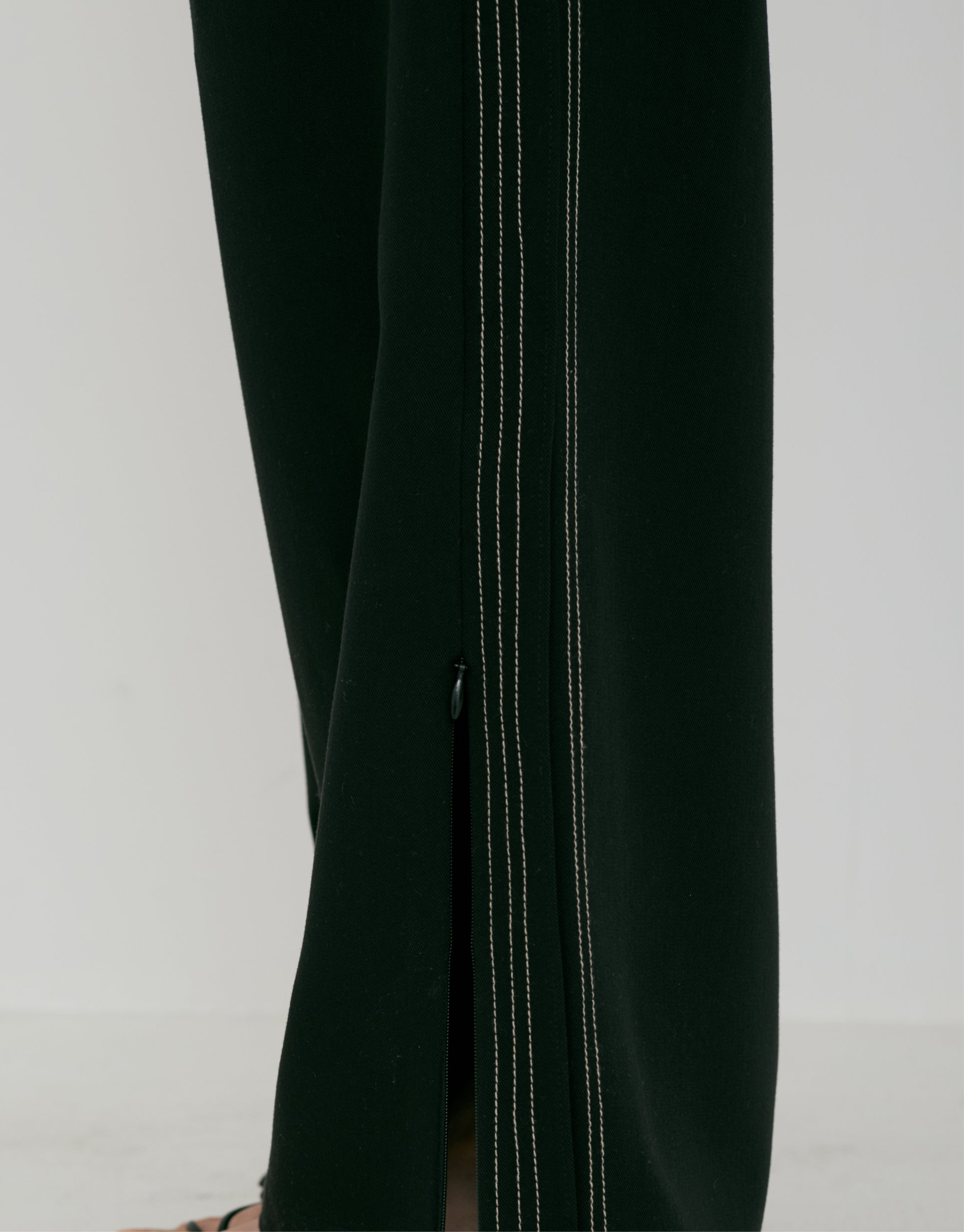 line tuck tracksuit – Alia
