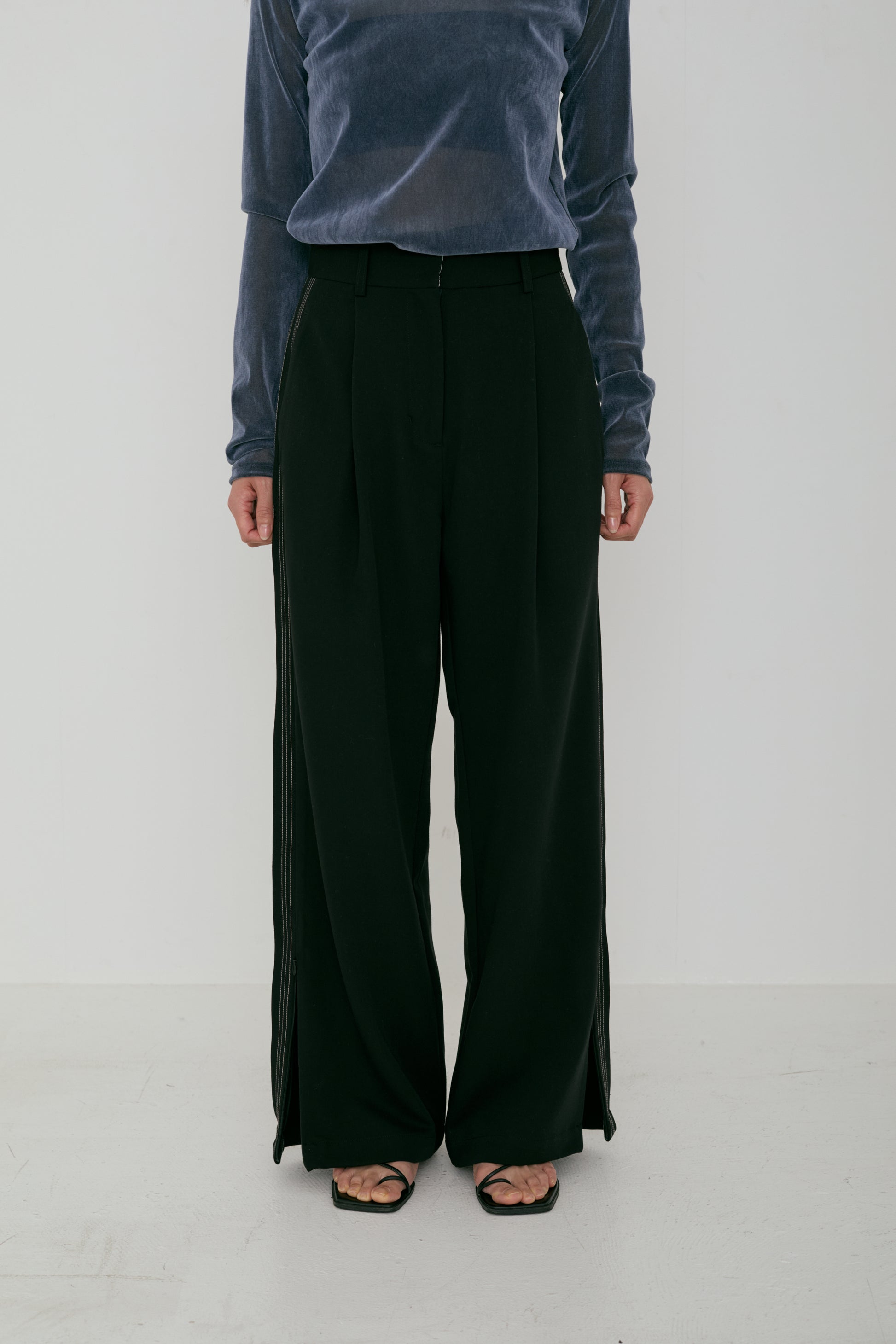 line tuck tracksuit – Alia