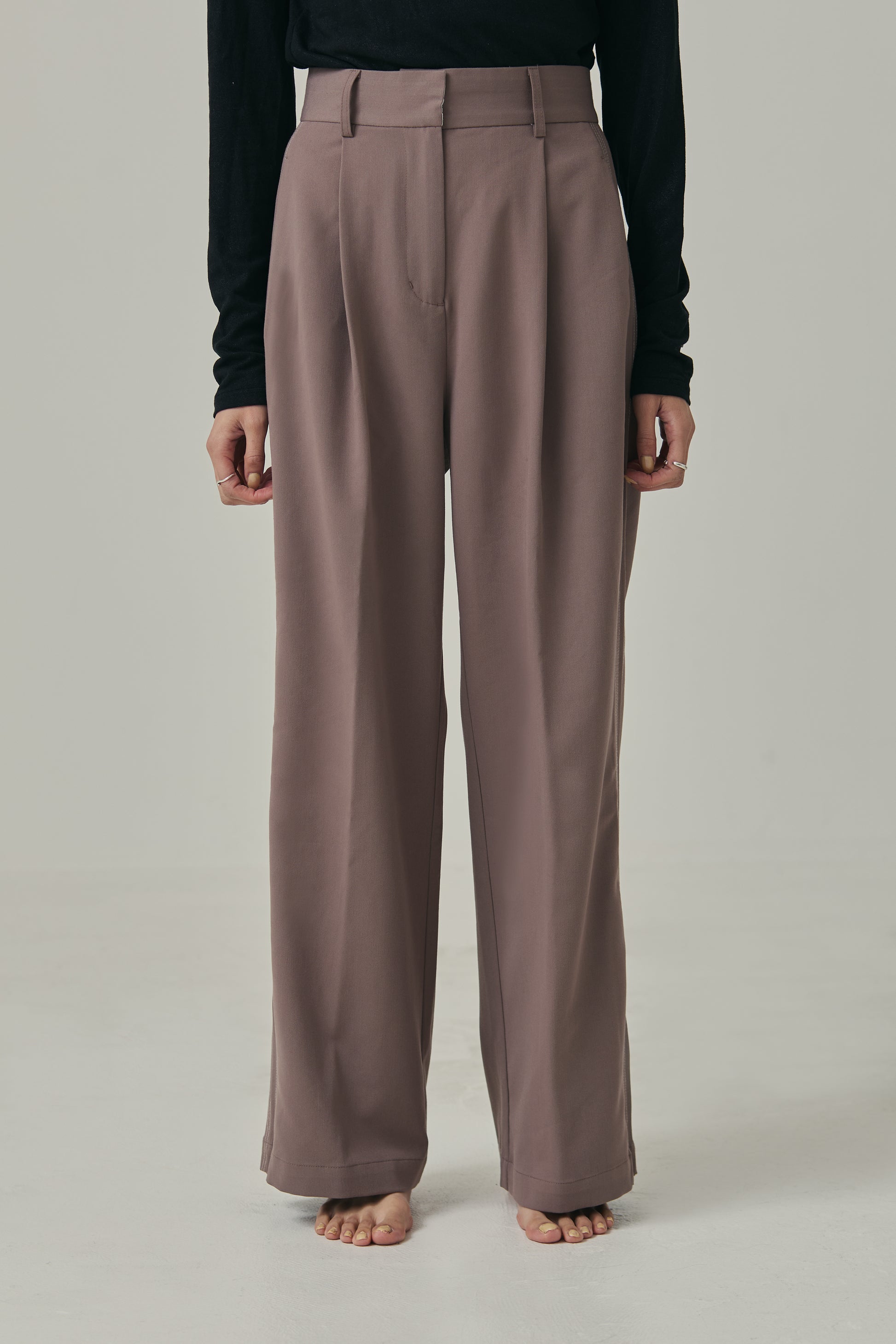line tuck tracksuit – Alia